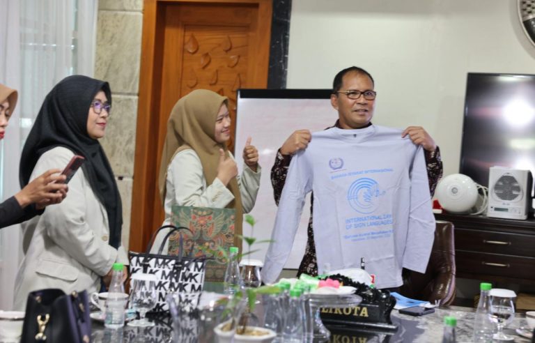Danny Pomanto Ingin Kantor Pelayanan Publik Siapkan Penerjemah Bahasa Isyarat