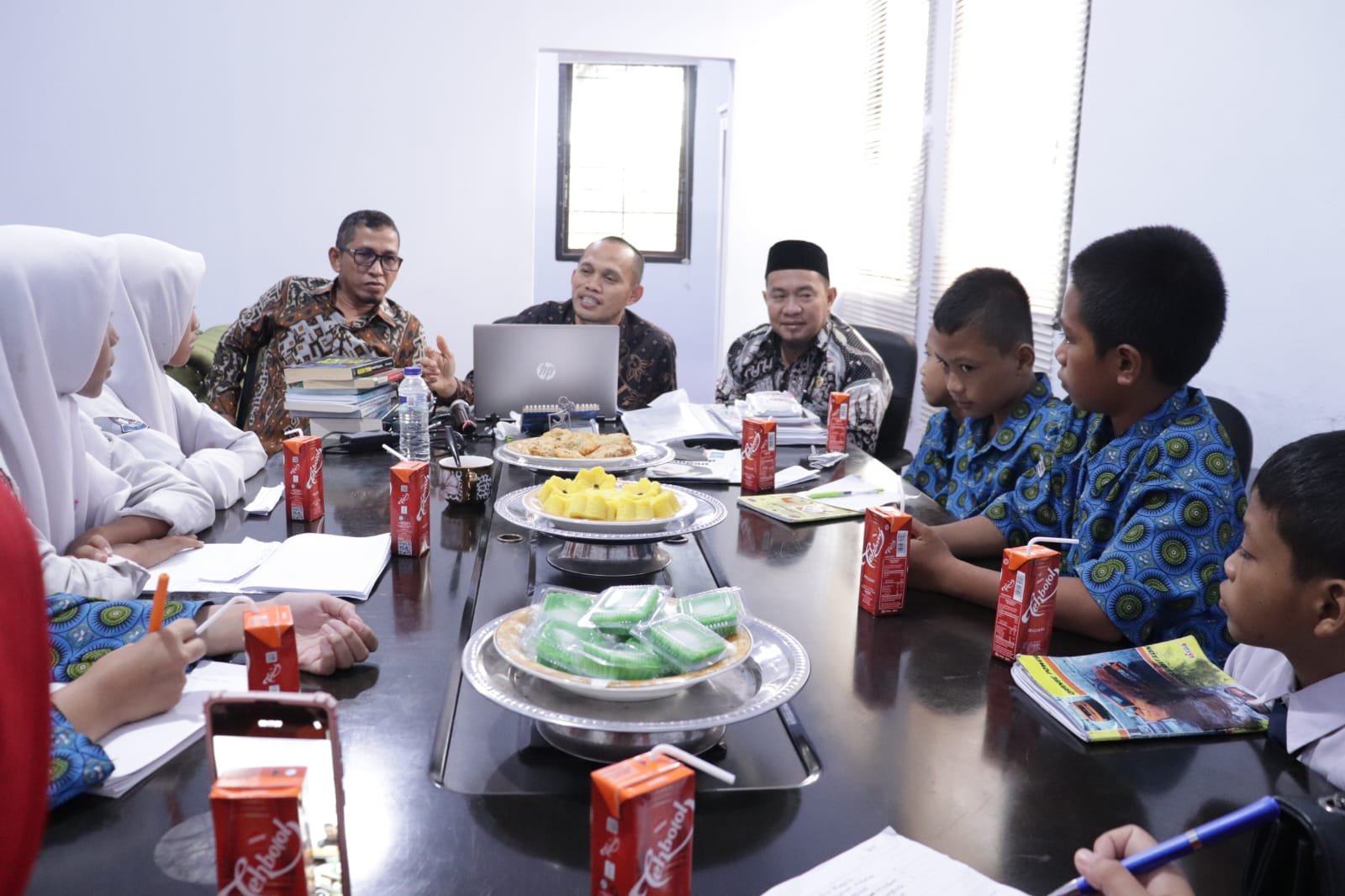 Siswa UPT SMPN 7 Binamu Ramai-ramai Kunjungi Bawaslu Jeneponto