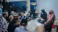 Usai Hadiri Acara Nikahan, Gubernur Andi Sudirman Melayat Ibu Stafnya yang Meninggal