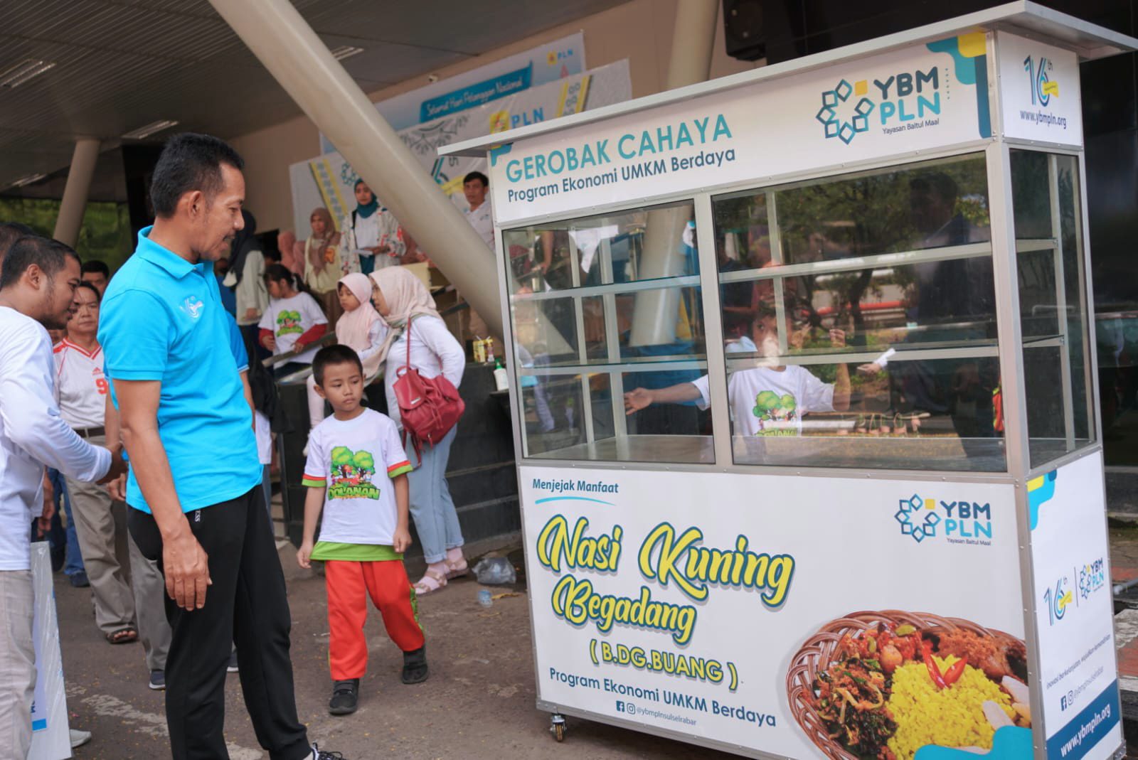 Milad ke-16, YBM PLN UIW Sulselrabar Berbagi Kebahagiaan bertajuk Dolanan Bareng Dhuafa