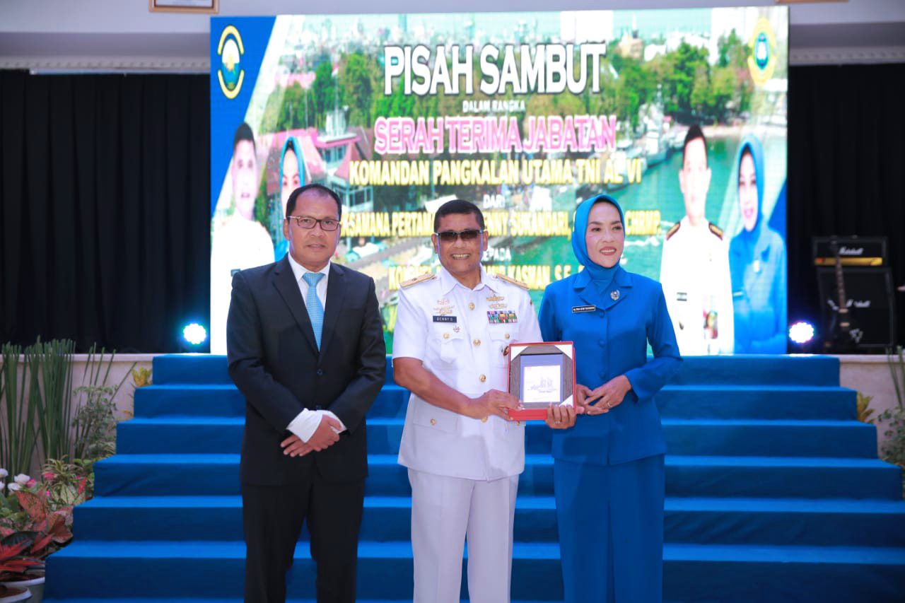 Wali Kota Danny Hadiri Sertijab Komandan Lantamal VI Makassar 3 Wali Kota Makassar Hadiri Serah Terima Jabatan Komandan Lantamal VI Makassar