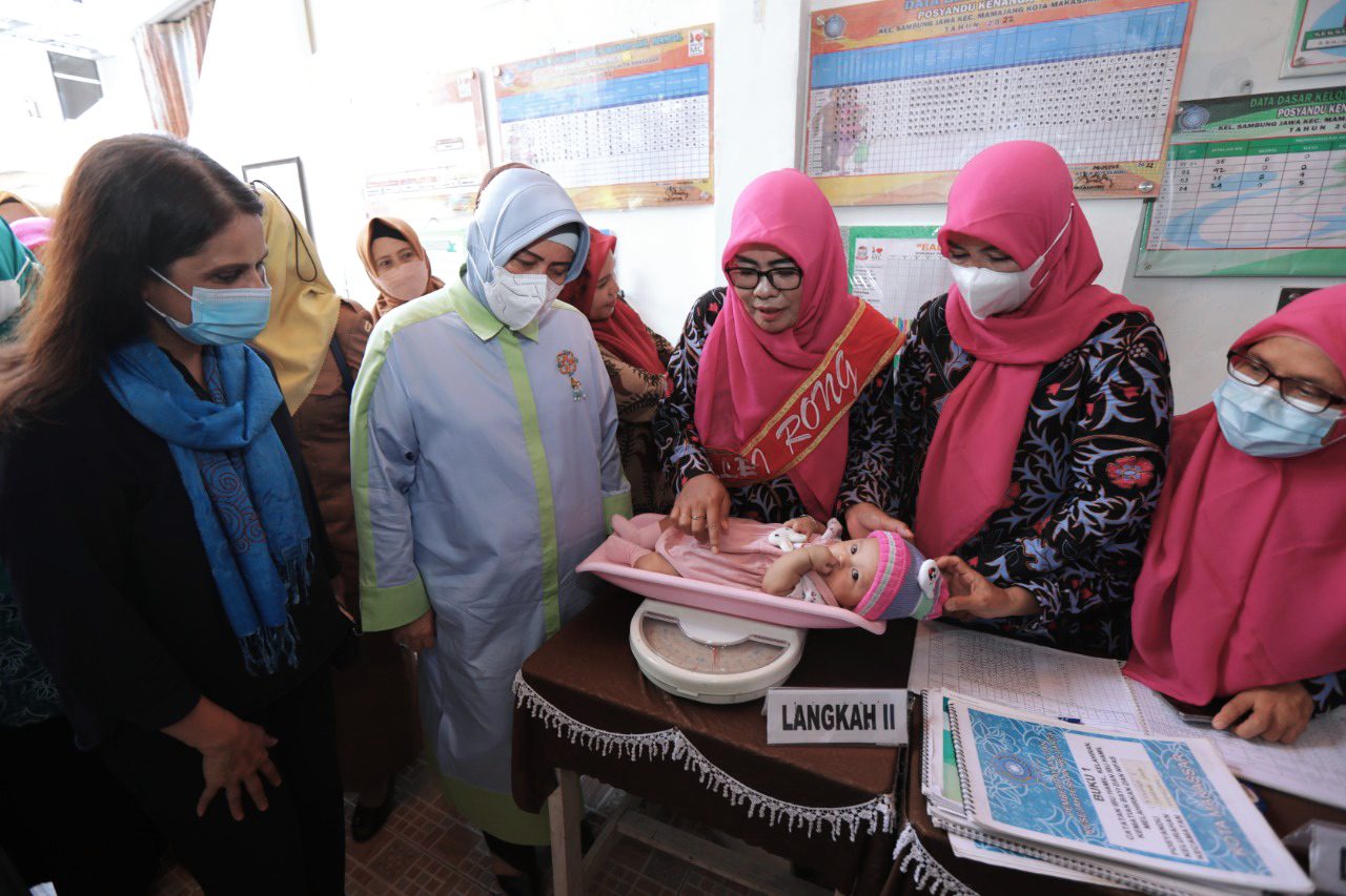 Indira Yusuf Ismail Dampingi Country Representative Unicef Kunjungi Posyandu Kenanga 2 Indira Yusuf Ismail Dampingi Country Representative Unicef Kunjungi Posyandu Kenanga