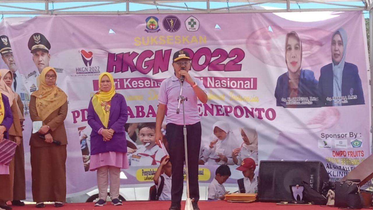 Pecahkan Rekor MURI, Siswa Membludak Hadiri Sikat Gigi Massal HKGN di Jeneponto 2 Pecahkan Rekor MURI, Siswa Membludak Hadiri Sikat Gigi Massal HKGN di Jeneponto