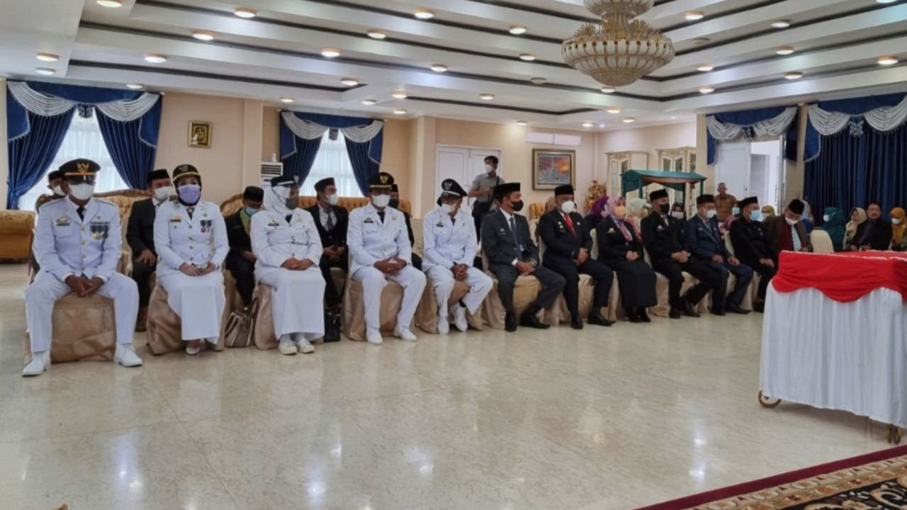 MYL Lantik Sejumlah Pejabat Eselon II dan Camat