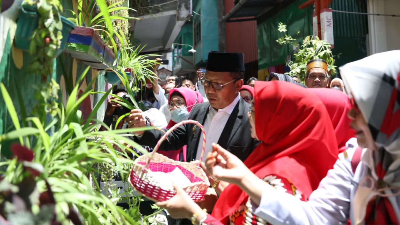 Kunjungi Dua Longwis, Danny Imbau Manfaatkan Semua Lahan Kosong