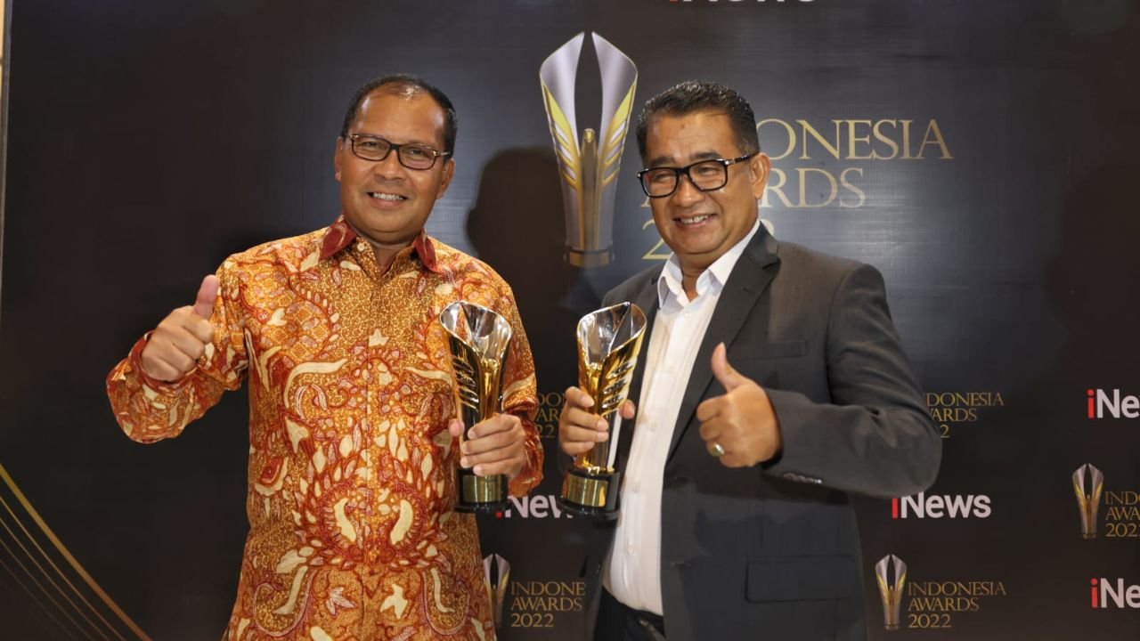 Sukses Bangun Ekonomi Berkelanjutan, Danny Pomanto Terima Penghargaan Indonesia Award 2022