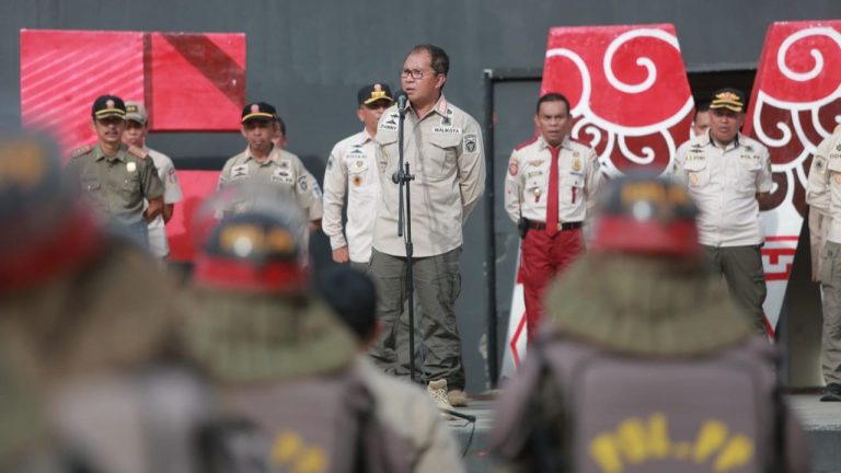 Gelar Apel Akbar, Danny Beri Pengarahan Ratusan Satpol PP Makassar