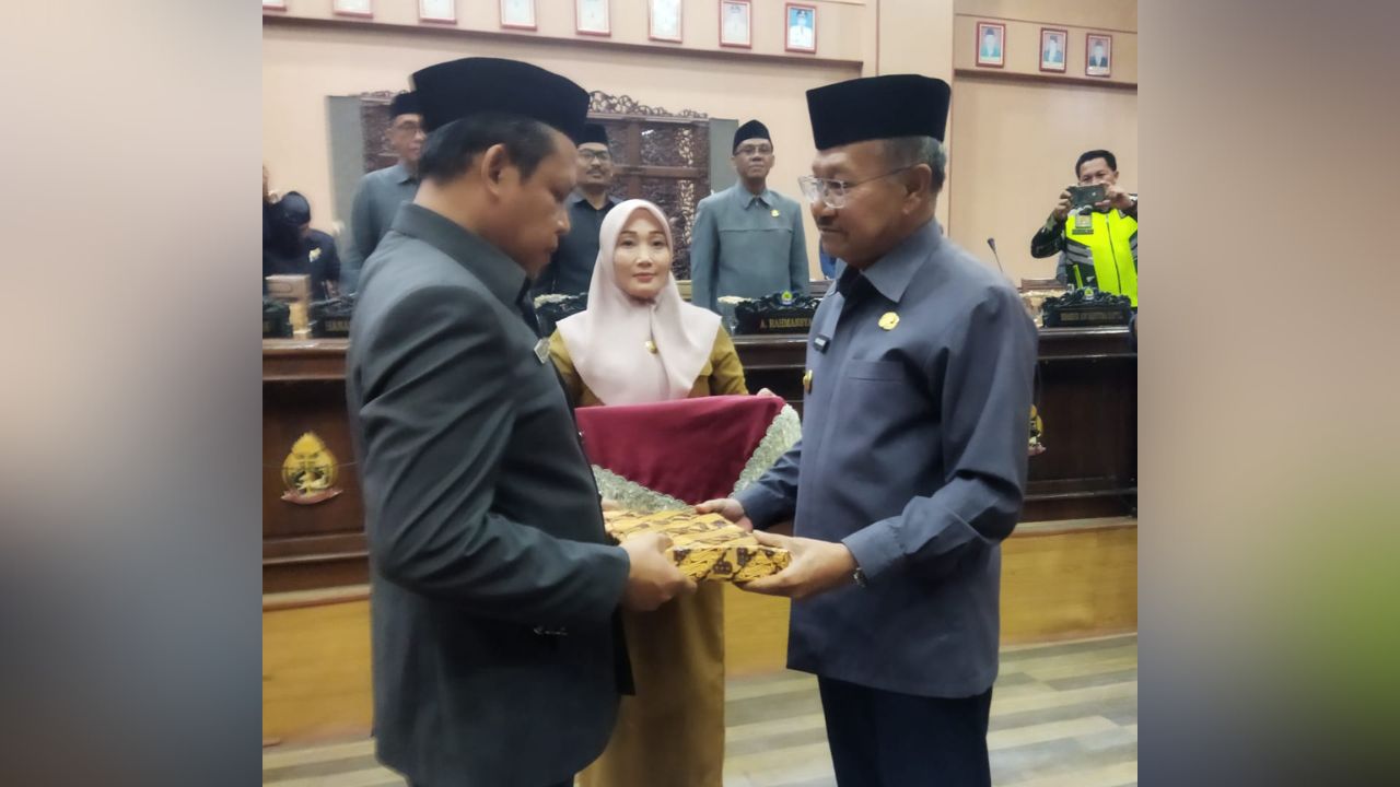 Rapat Paripurna Tingkat 1 Penyerahan Ranperda APBD Jeneponto Tahun Anggaran 2023