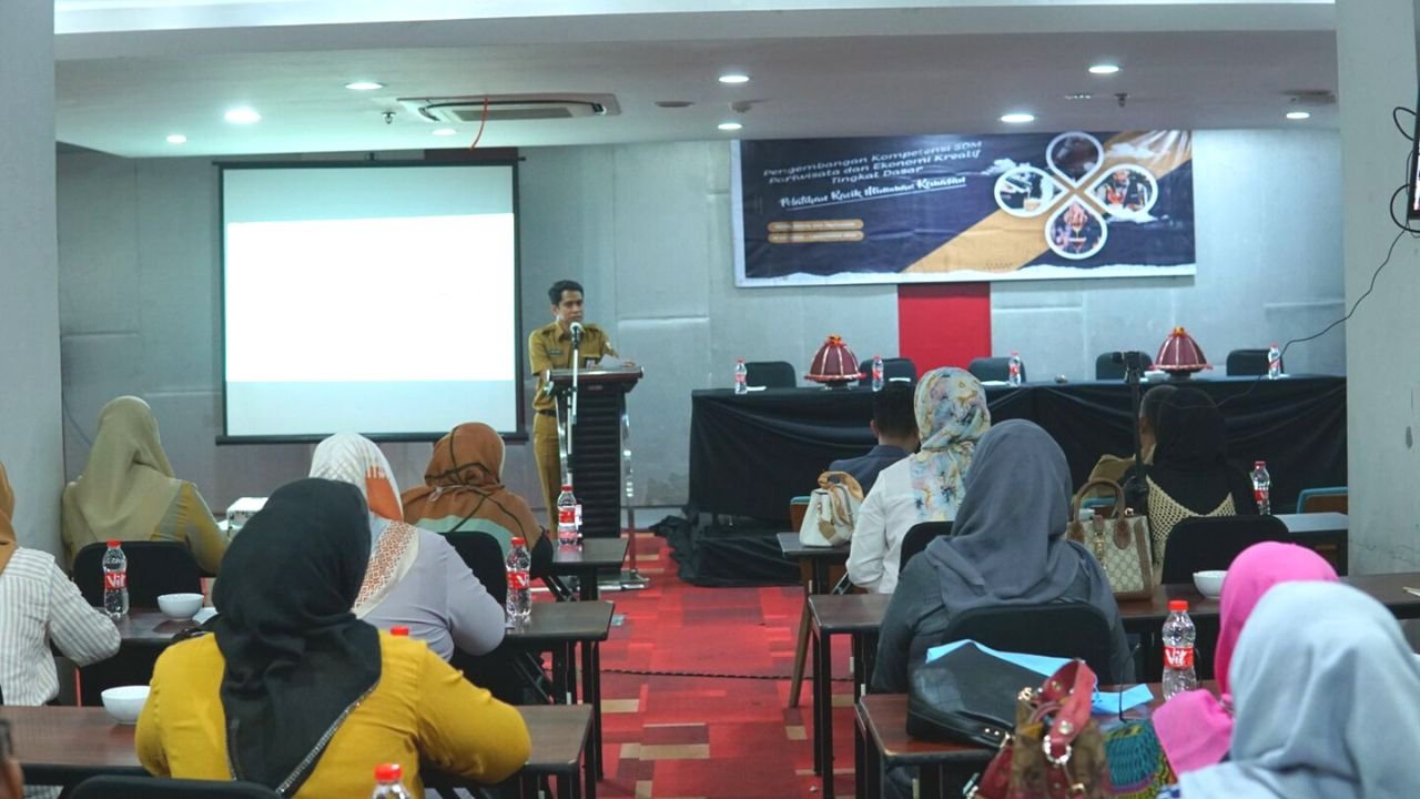 Dispar Makassar Tingkatkan Kualitas SDM Pariwisata dan Ekonomi Kreatif Tingkat Dasar