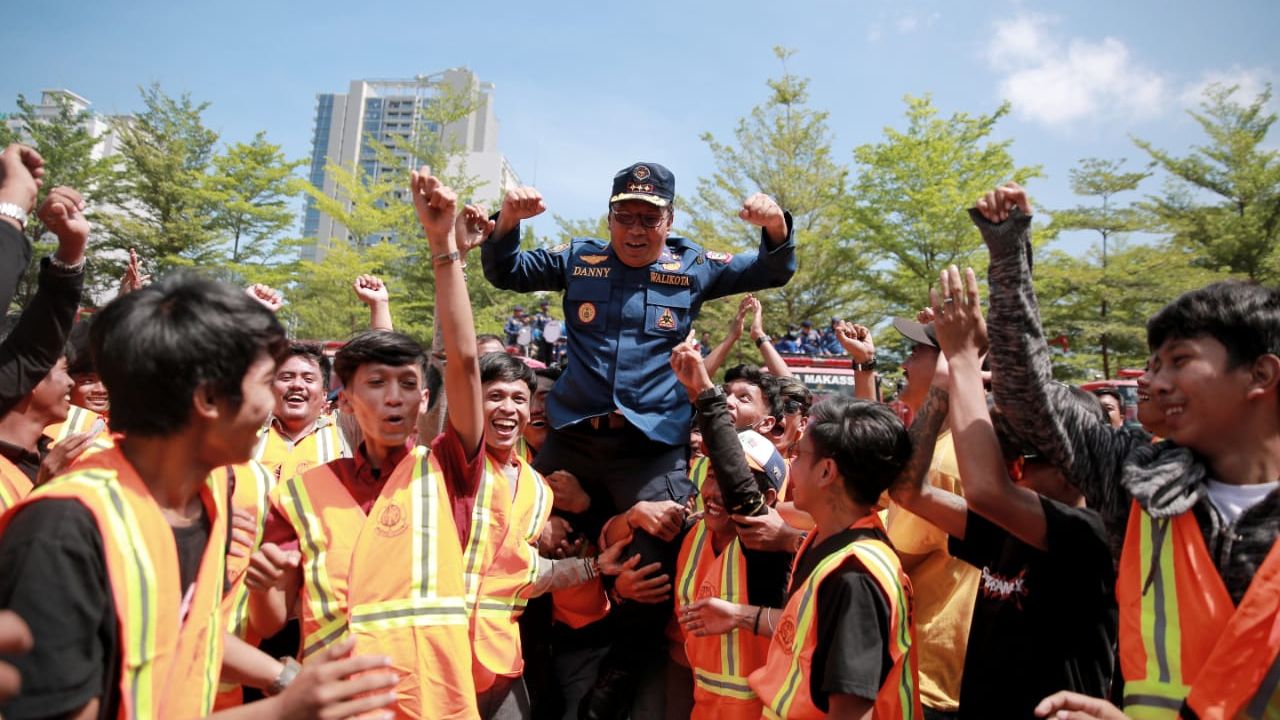 Alternatif Pertolongan Pertama Kebakaran, Danny Bagikan 53 Unit Damtor 2 Alternatif Pertolongan Pertama Kebakaran, Danny Bagikan 53 Unit Damtor