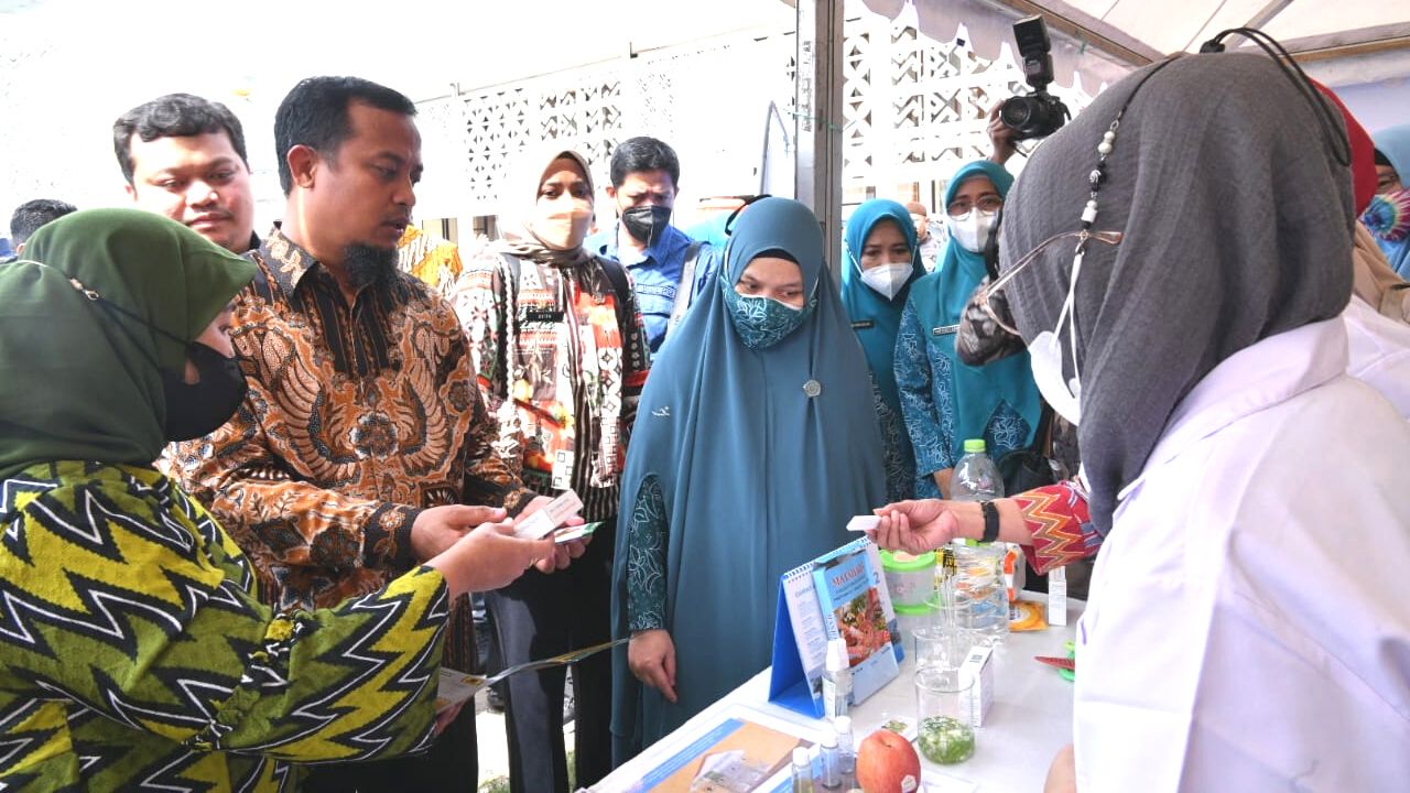 Ketua TP PKK Bersama Gubernur Membuka Gerakan Pangan Murah 24 se-Sulsel