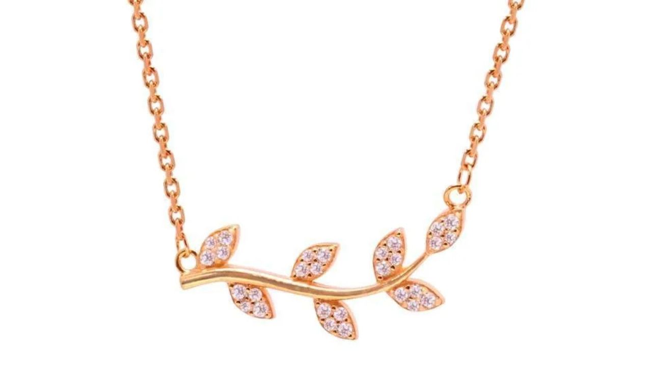 Rekomendasi Produk Aksesoris Semar Nusantara yang Menarik 4 Kalung Emas Variasi Daun Gold 10k