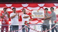 Gubernur Andi Sudirman Berikan Bonus Rp750 Juta untuk PSM Makassar