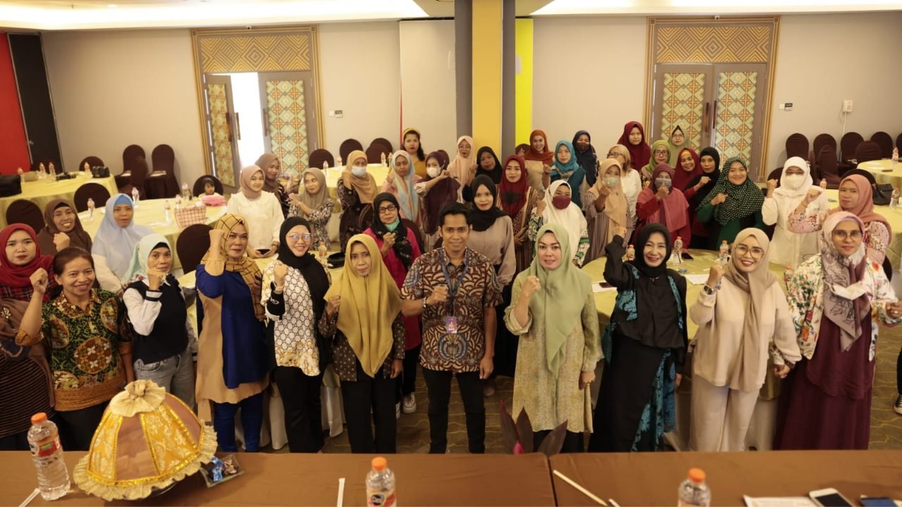 Dispar Makassar Latih Masyarakat Longwis Menghasilkan Produk Unggulan