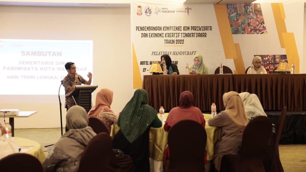Dispar Makassar Latih Masyarakat Longwis Menghasilkan Produk Unggulan