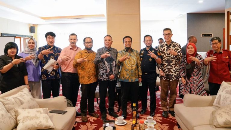Dua Investor Luar Negeri Akan Berinvestasi Di Sulsel 6 Dua Investor Luar Negeri Akan Berinvestasi Di Sulsel