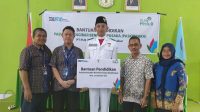PLN Serahkan Bantuan Pendidikan untuk 6 Siswa Paskibraka Nasional di Sulselrabar