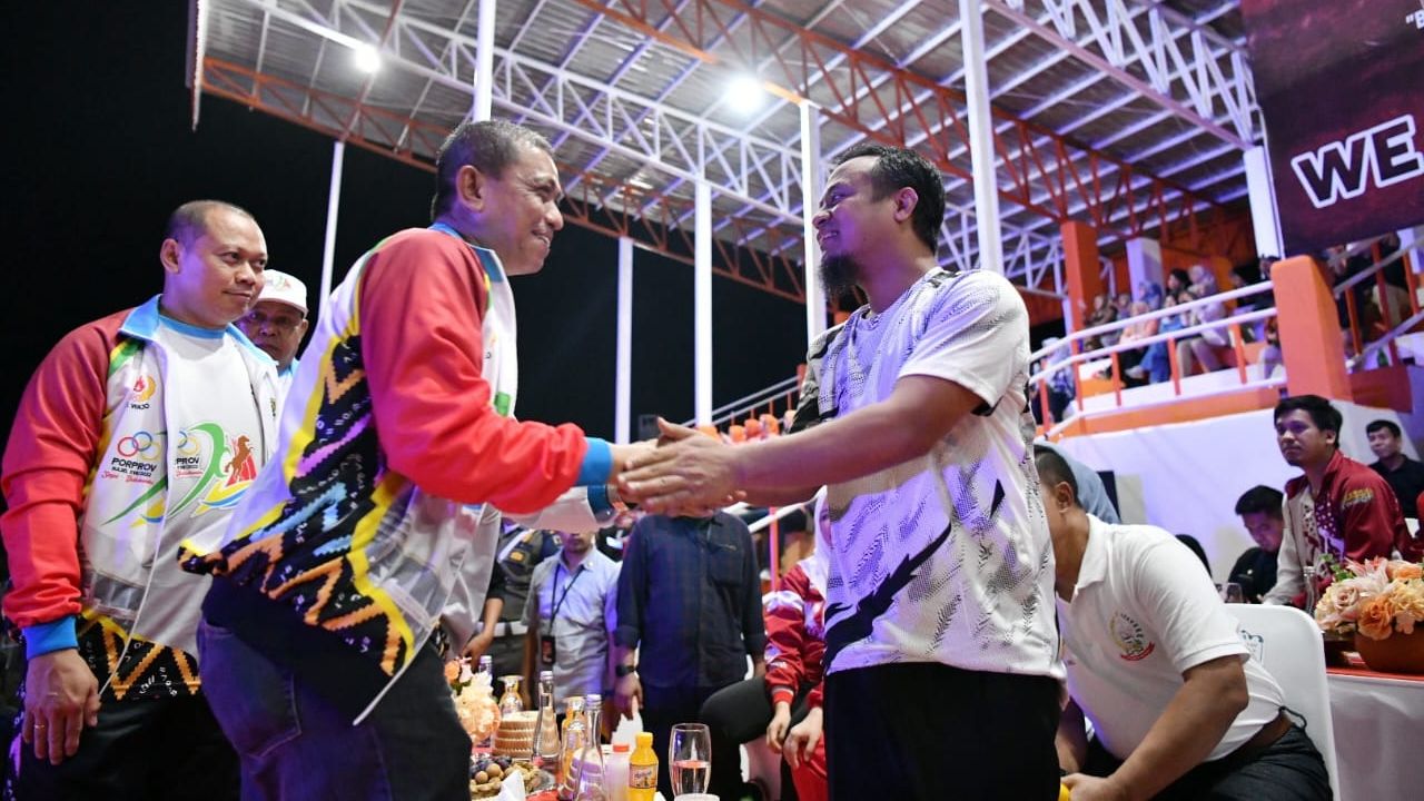 Beri Bonus ke Pemecah Rekor PORPROV, Ketua Persatuan Renang ini Acungi Jempol Langkah Gubernur Andalan 2 Kota Makassar Juara Umum, Porprov Sinjai-Bulukumba Ditutup Sukses Gubernur