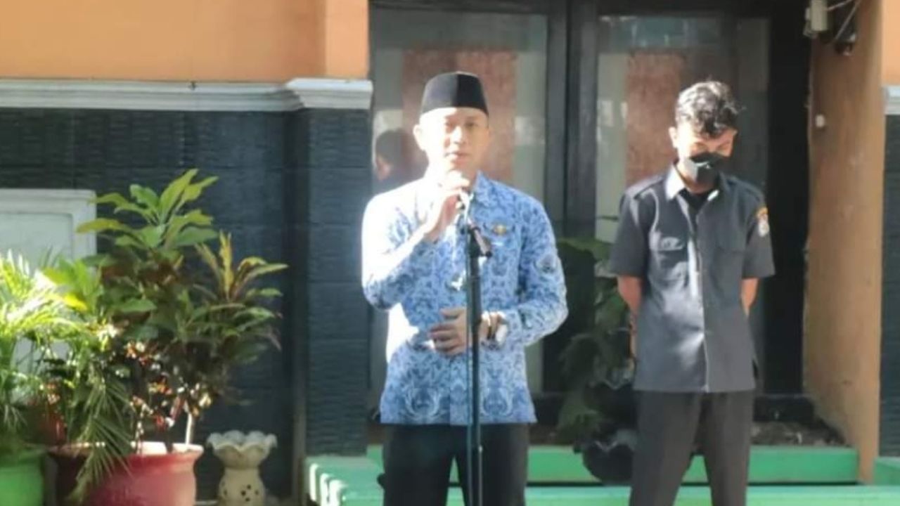 Sekcam Ujung Tanah Ingatkan Jajarannya Bekerja Profesional dan Tidak Pungli
