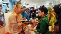 Istri Wagub Yogyakarta Sambangi Stand Dispar Kota Makassar di PDN Expo 2022
