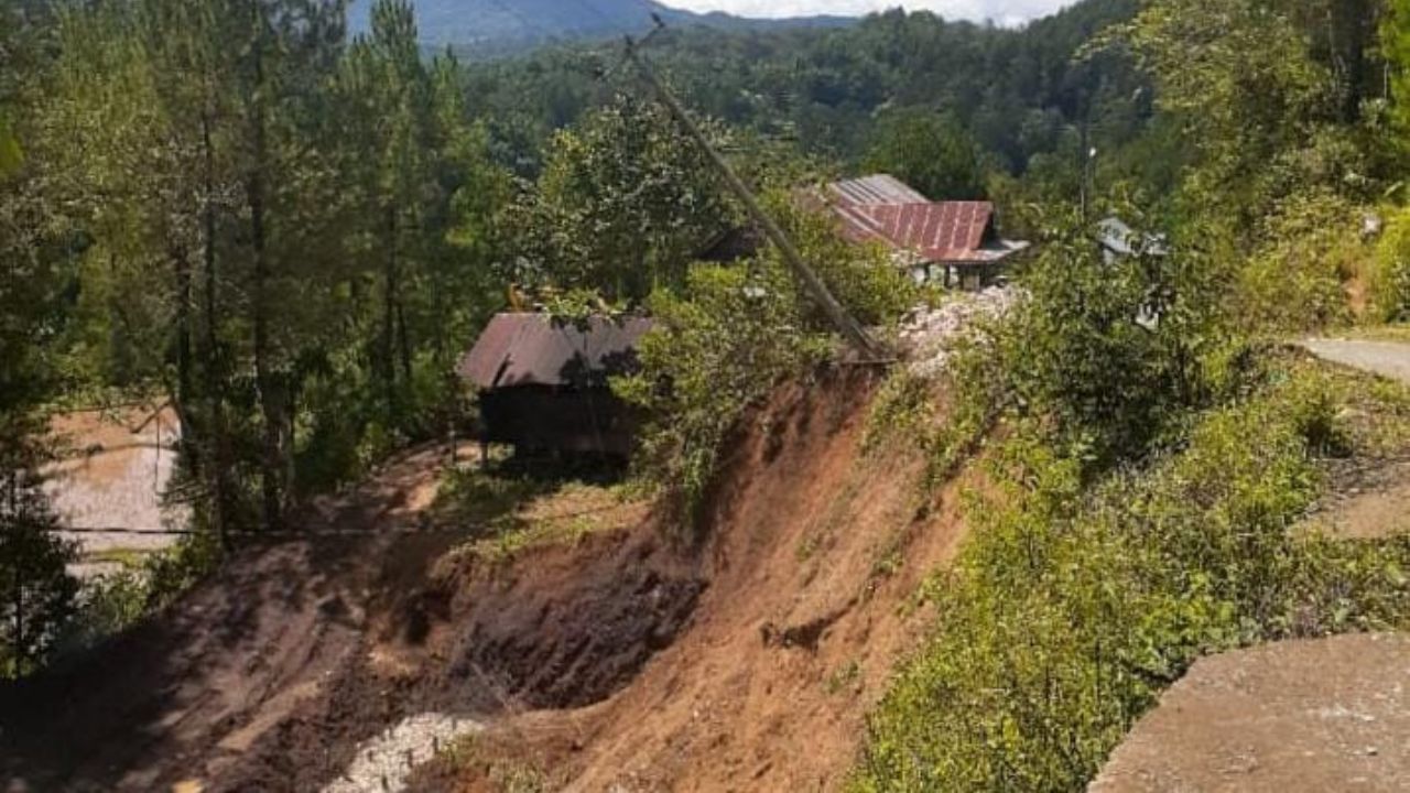 PLN Gerak Cepat Pulihkan Listrik Pasca Banjir dan Longsor di Mamuju dan Toraja Utara  