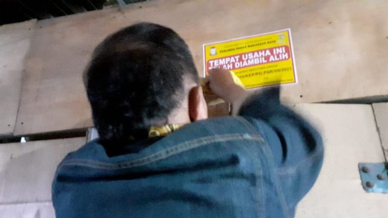 Menunggak Pembayaran, 51 Petak Lods Pasar Sentral Diambil Alih Perumda Pasar 8 Menunggak Pembayaran, 51 Petak Lods Pasar Sentral Diambil Alih Perumda Pasar
