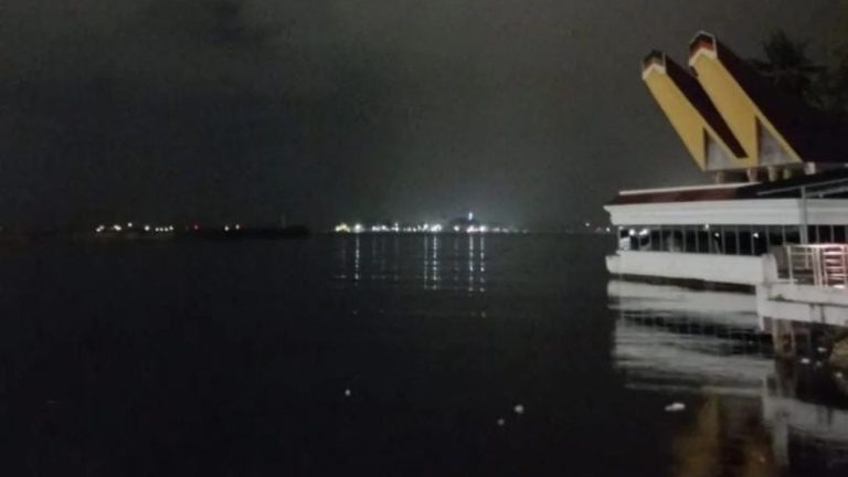 Listrik 24 Jam Teraliri di Pulau Lae-lae, Terlihat Indah dari Pantai Losari 7 Listrik 24 Jam Teraliri di Pulau Lae-lae, Terlihat Indah dari Pantai Losari