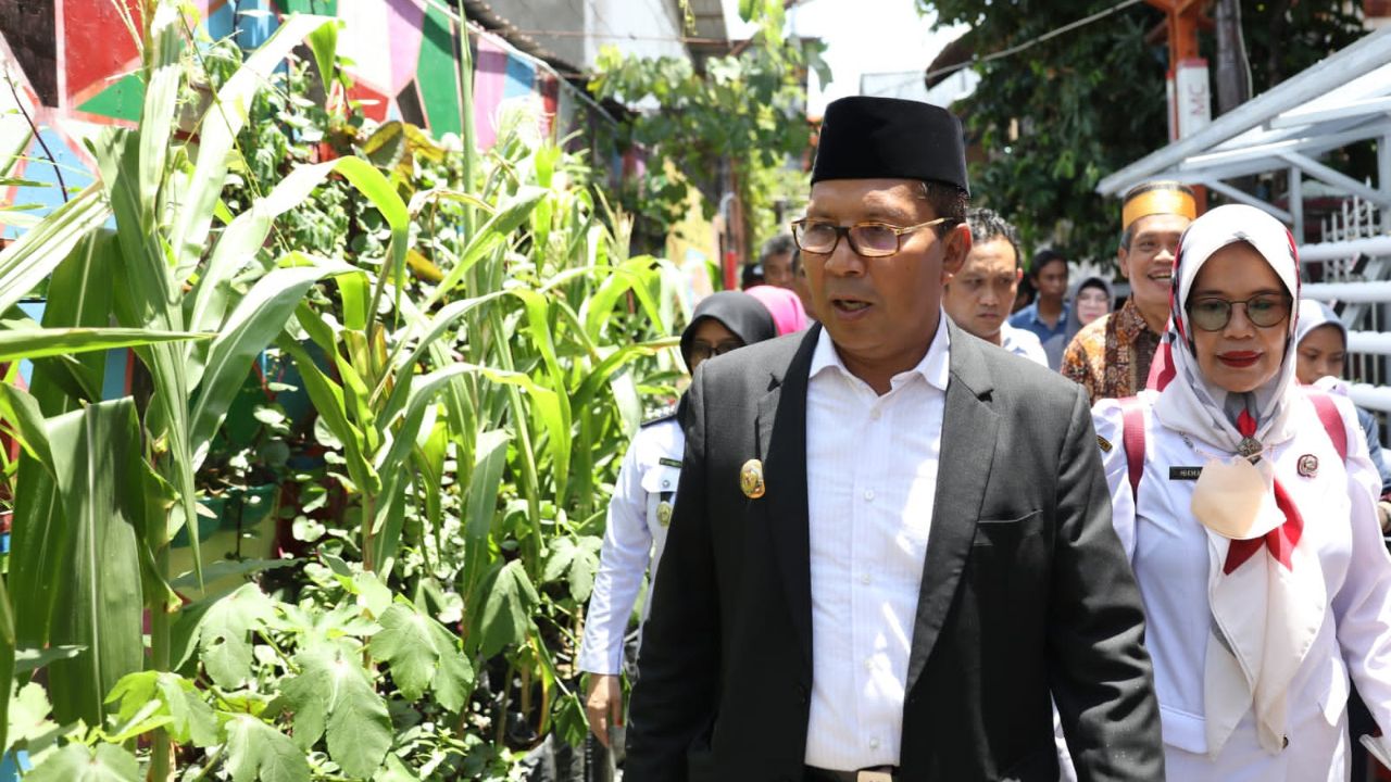 Kunjungi Dua Longwis, Danny Imbau Manfaatkan Semua Lahan Kosong