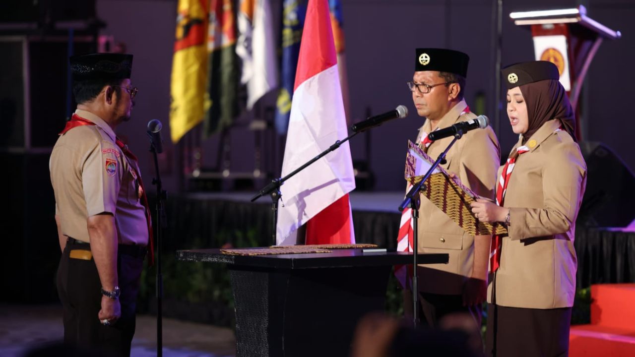 Dilantik Ketua Kwarda Sulsel, Danny-Fatma Resmi Jabat Ketua Mabicab dan Ketua Kwarcab Pramuka Makassar 2 Dilantik Ketua Kwarda Sulsel, Danny-Fatma Resmi Jabat Ketua Mabicab dan Ketua Kwarcab Pramuka Makassar