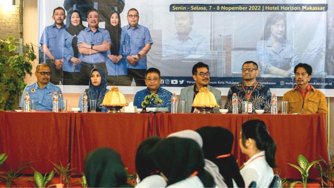 Pacu Tingkatkan Layanan, Petugas Costumer Service PDAM Makassar dilatih In House Training