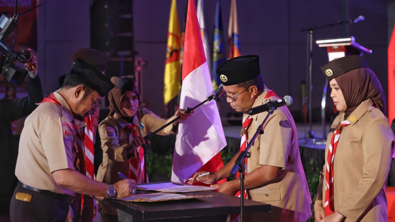 Dilantik Ketua Kwarda Sulsel, Danny-Fatma Resmi Jabat Ketua Mabicab dan Ketua Kwarcab Pramuka Makassar 3 Dilantik Ketua Kwarda Sulsel, Danny-Fatma Resmi Jabat Ketua Mabicab dan Ketua Kwarcab Pramuka Makassar