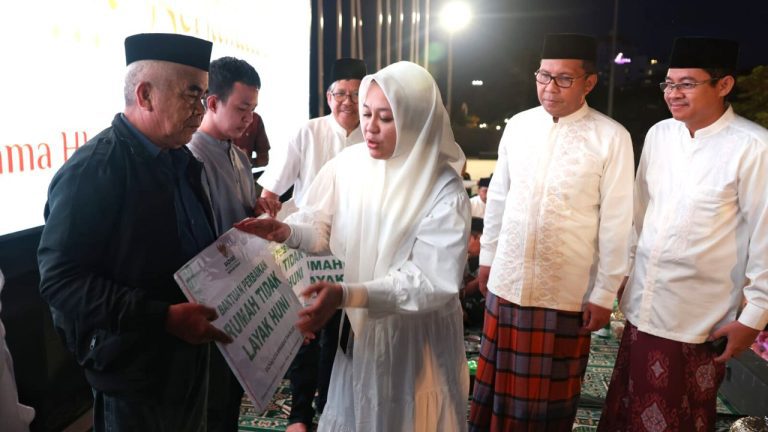 Salat Subuh Berjamaah, Baznas Beri Bantuan Perbaikan Rumah Tidak Layak Huni 3 Salat Subuh Berjamaah, Baznas Beri Bantuan Perbaikan Rumah Tidak Layak Huni