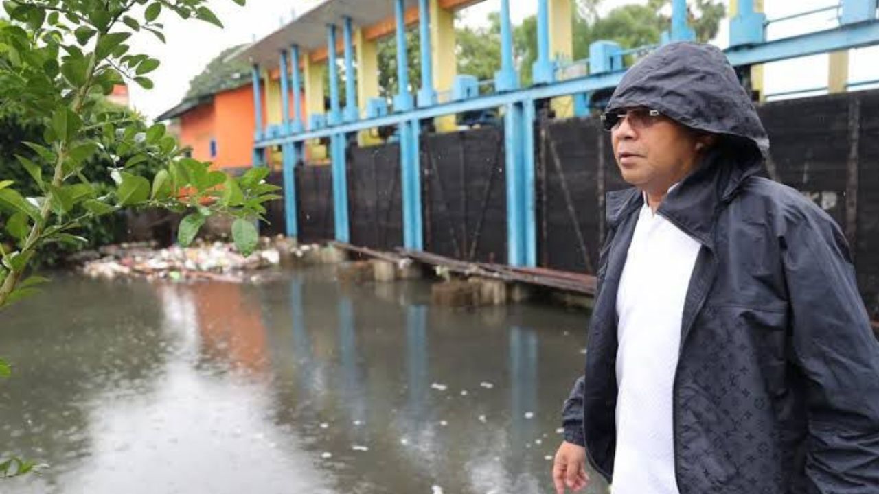 Danny Kerahkan Seluruh OPD Turun Langsung Pantau Lokasi Pengungsi Banjir