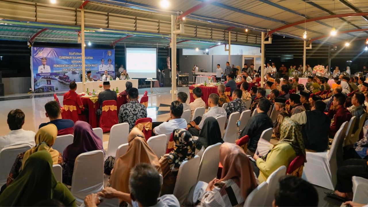 Di Sela Kunker di Wajo, Andi Sudirman Dengarkan Aspirasi Kades dan Tokoh Masyarakat 2 Kepala Desa di Wajo Berharap Bantuan Keuangan Provinsi