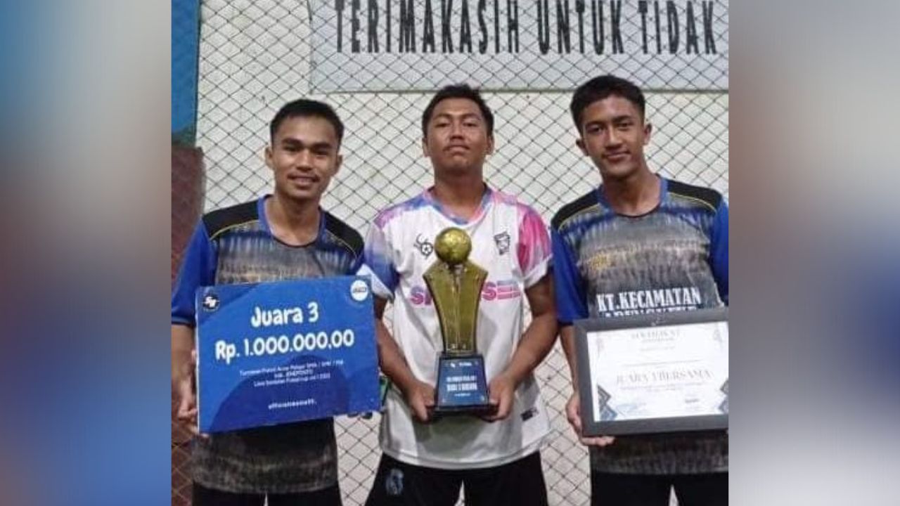 SMAN 11 Jeneponto Raih Juara Tiga di Turnamen Futsal Alumni 59 SMANSA