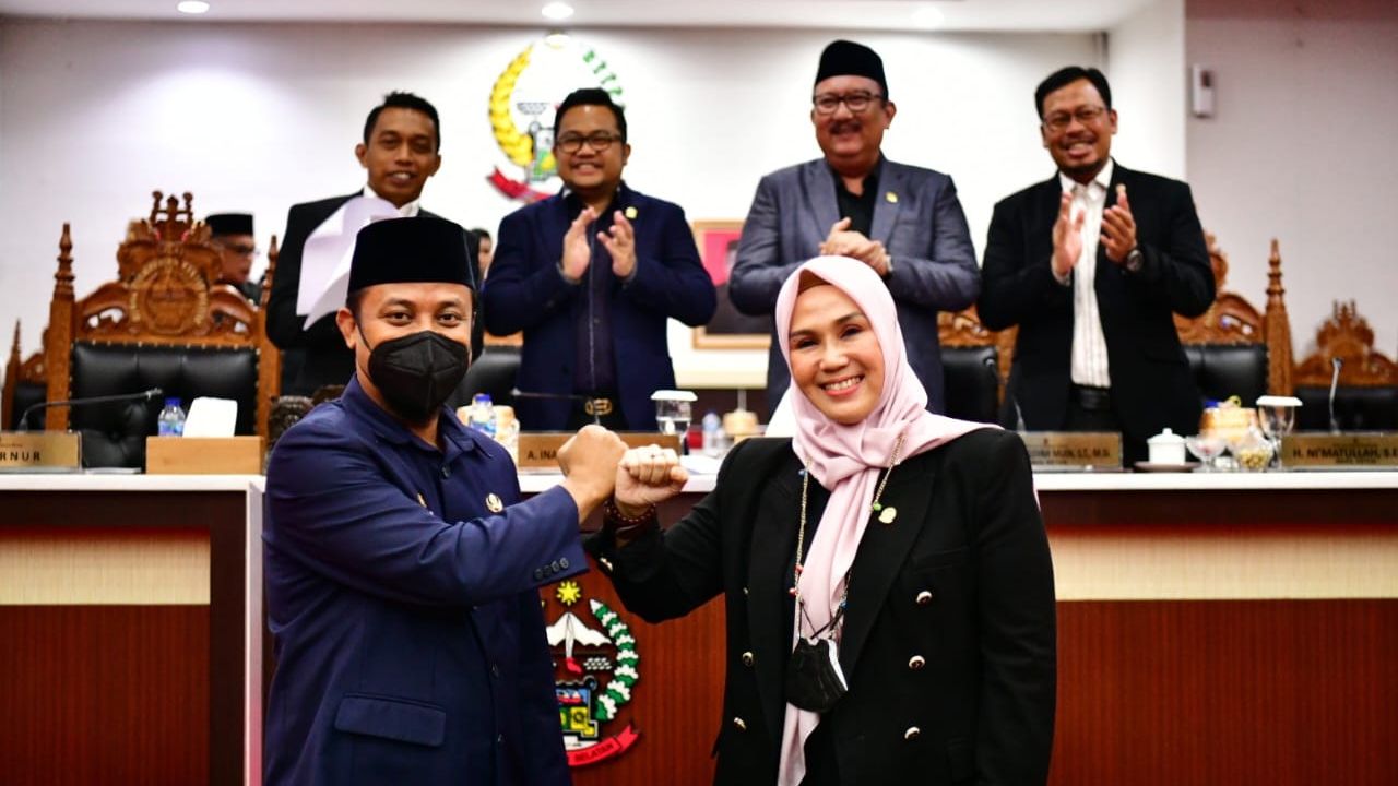 DPRD & Gubernur Sulsel Teken Persetujuan APBD TA 2023