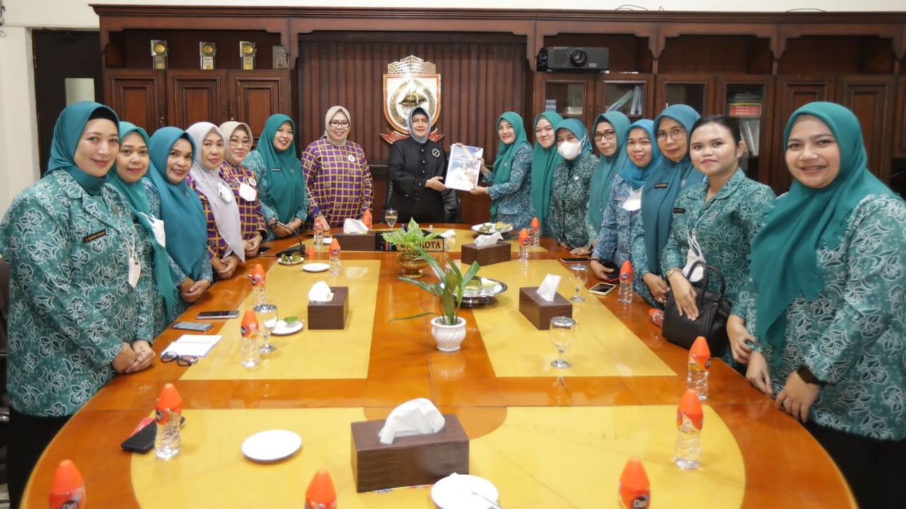 Indira Yusuf Ismail Lepas Tim Jambore TP PKK Makassar