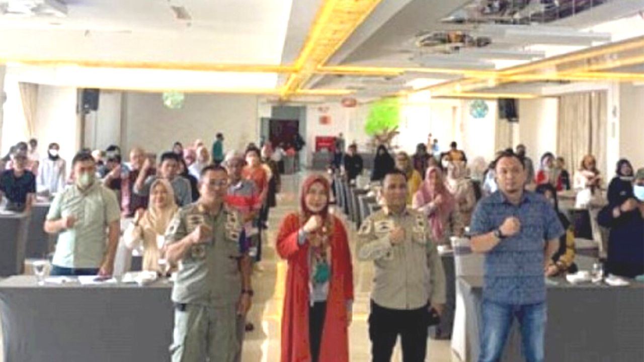 Rizki Sosialisasikan Perda Ketertiban Umum pada Kostituennya