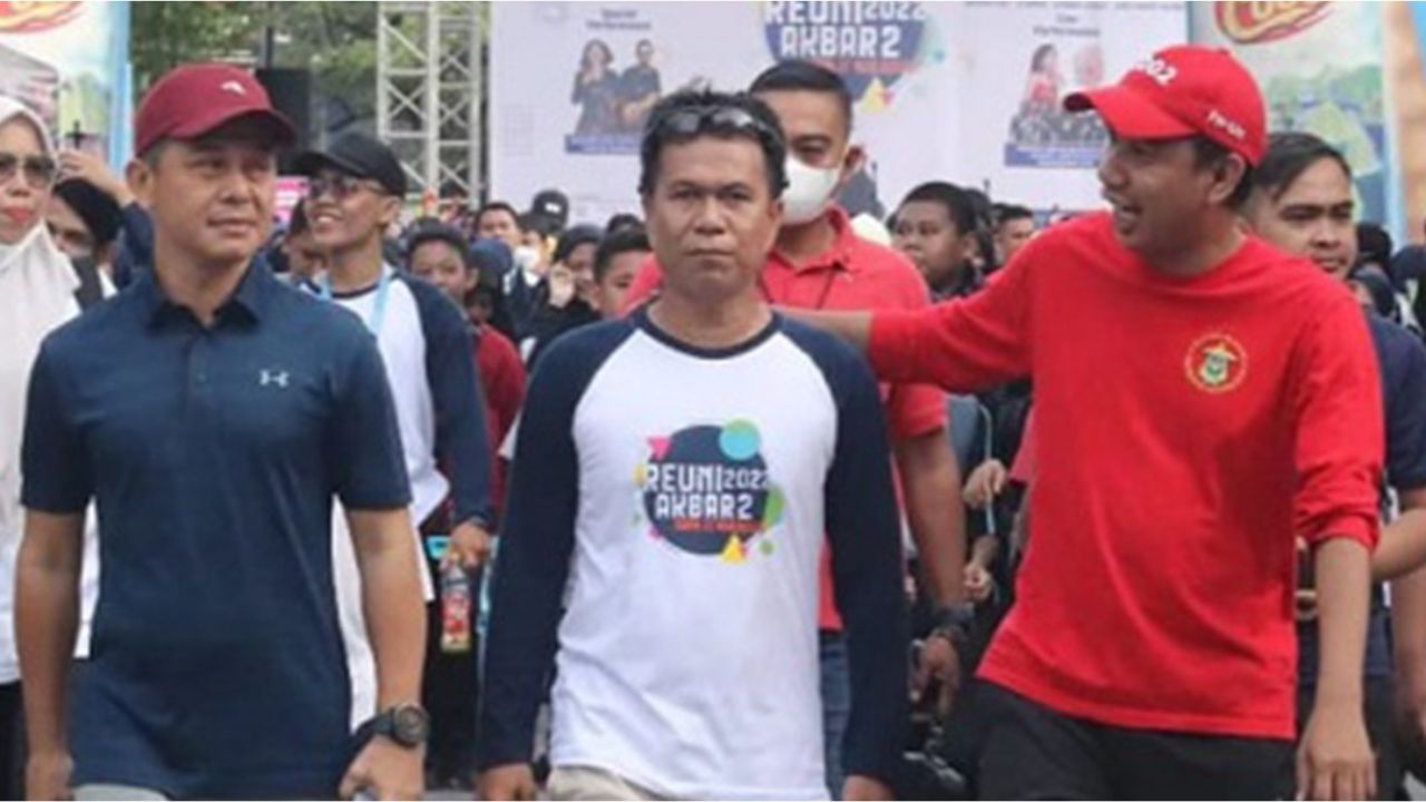 Rudianto Lallo Ikuti Jalan Santai Reuni Akbar SMPN 22 Makassar