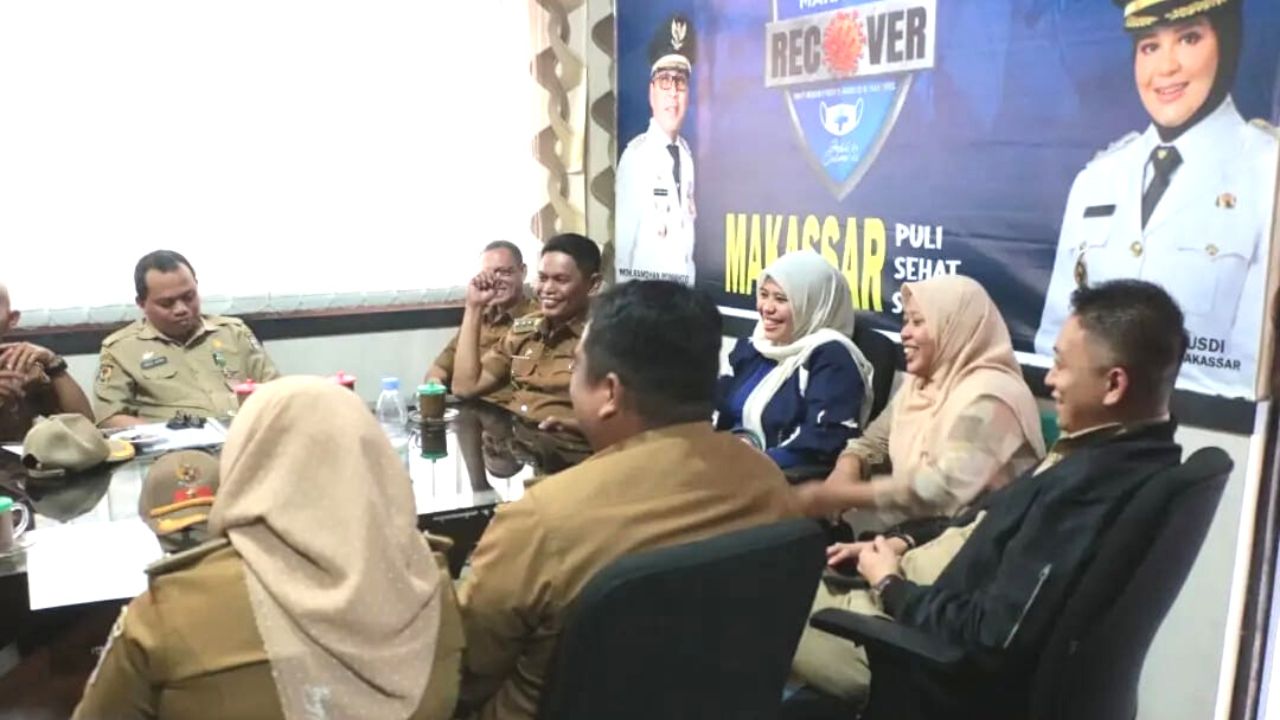 Camat Ujung Tanah Pimpin Rapat Evaluasi Kinerja Jajarannya