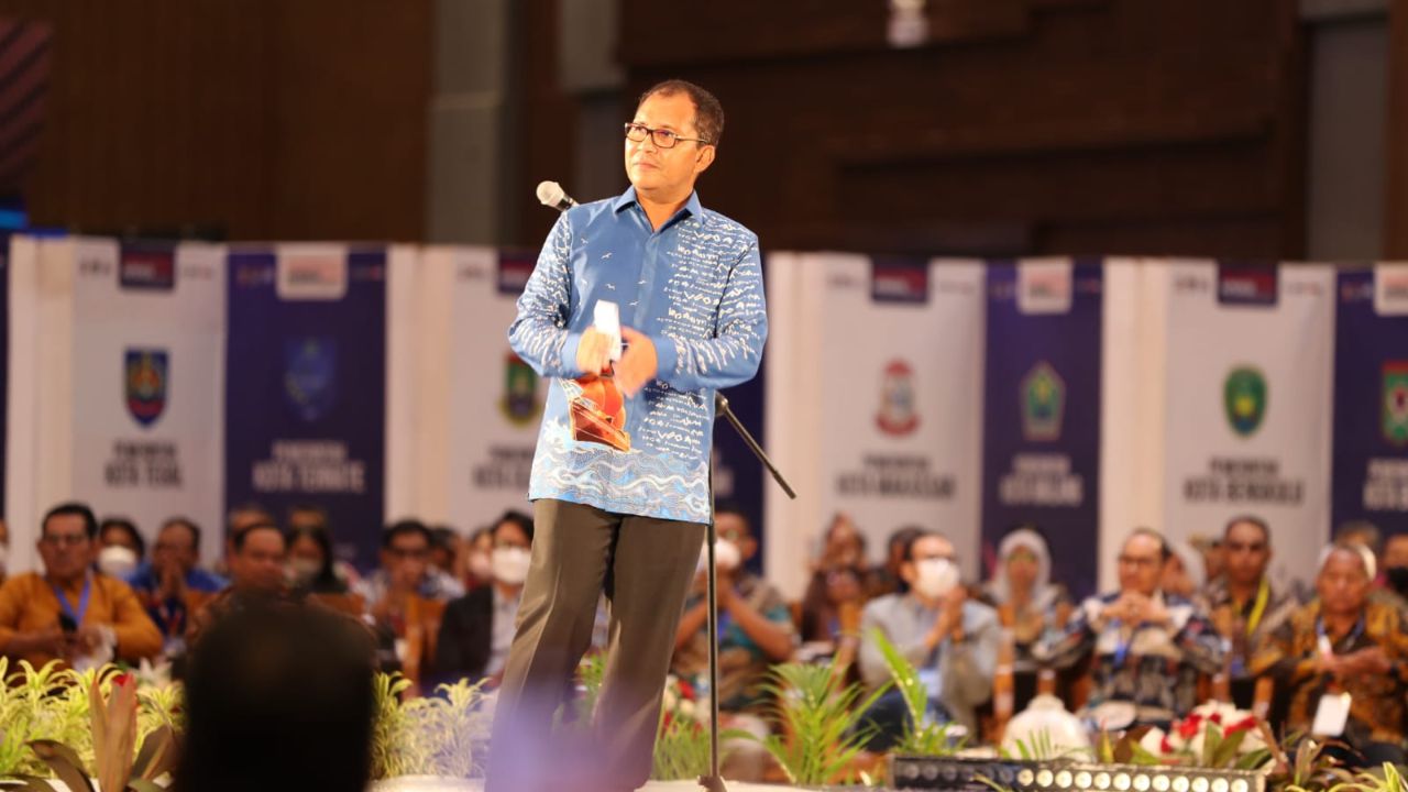 Wali Kota Danny Pomanto Buka Makassar Investment Forum 2022
