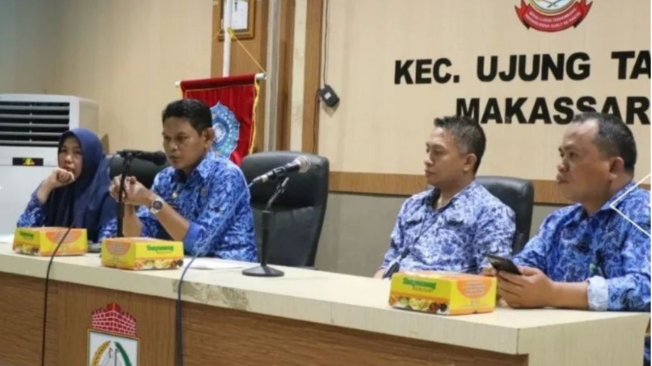 Camat Ujung Tanah Ingatkan Peningkatan Potensi Persampahan & Etika dalam Bertugas