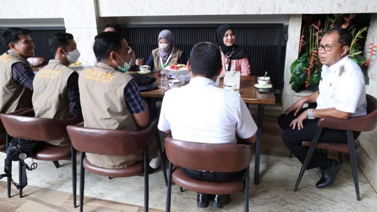 Khitanan Massal Meriahkan HUT ke-415 Tahun Kota Makassar 8 Khitanan Massal Meriahkan HUT ke-415 Tahun Kota Makassar