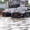 Gubernur Andi Sudirman Tinjau dan Bawa Bantuan Korban Banjir di Biringkanaya