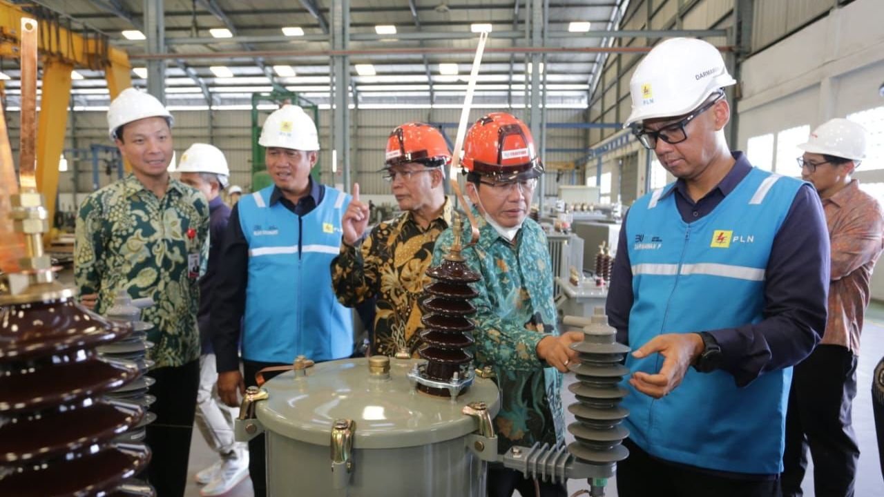 Menko Airlangga Terus Dukung PLN Serap Produk Dalam Negeri