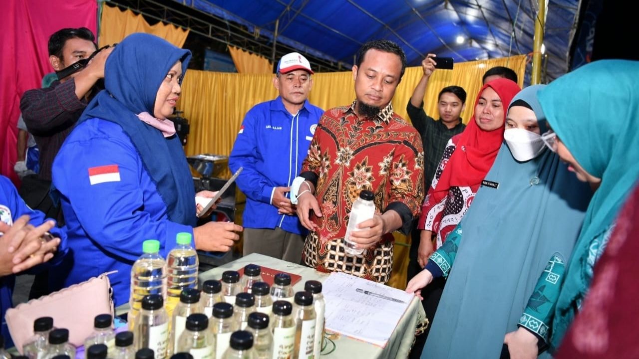 Naoemi Octarina Bersama Gubernur Resmi membuka Jambore PKK se-Sulsel 2022
