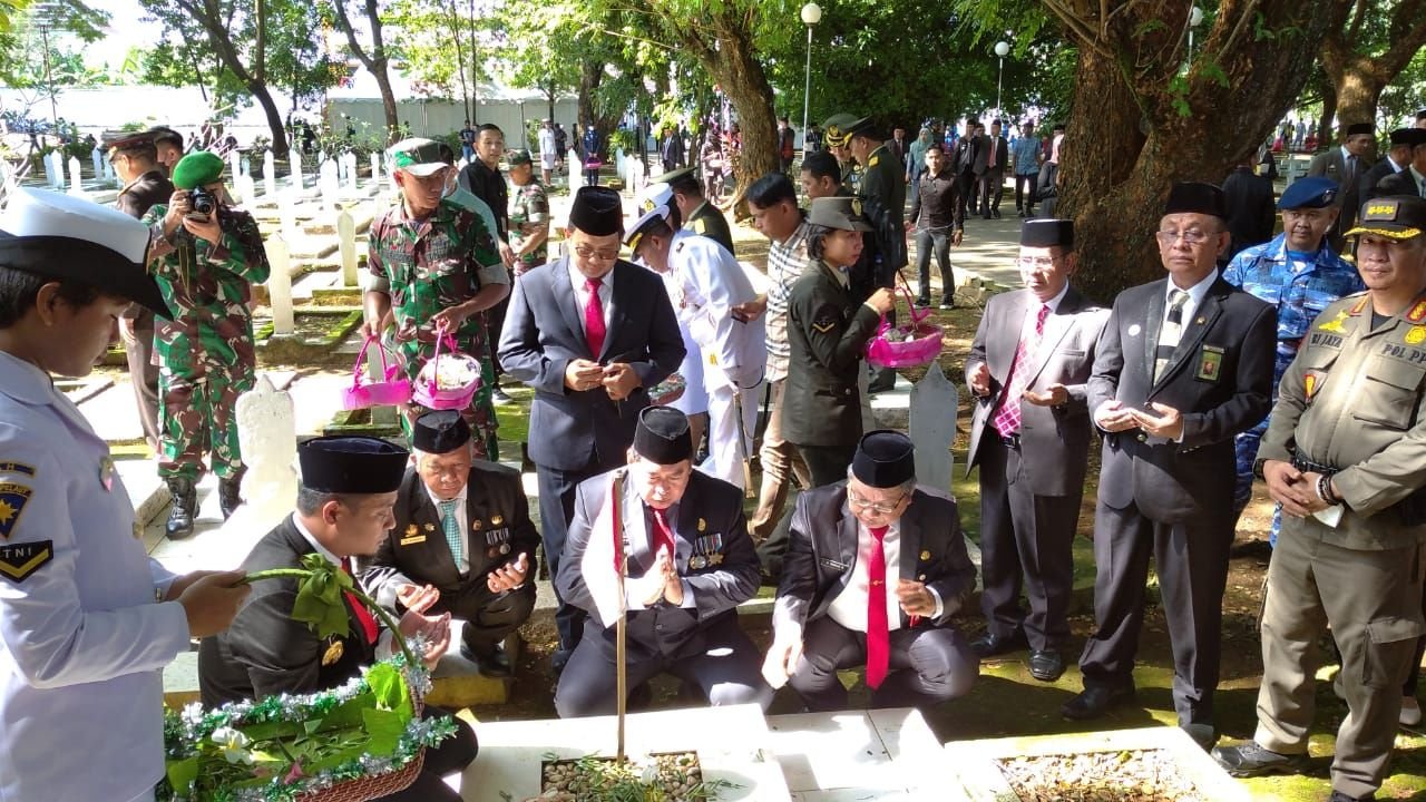 Momentum Hari Pahlawan, Gubernur Sulsel Ajak Masyarakat Meneladani Perjuangan para Pahlawan