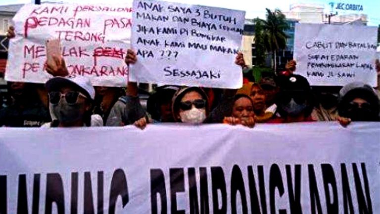 ARA Temui Demonstran Pasar Terong
