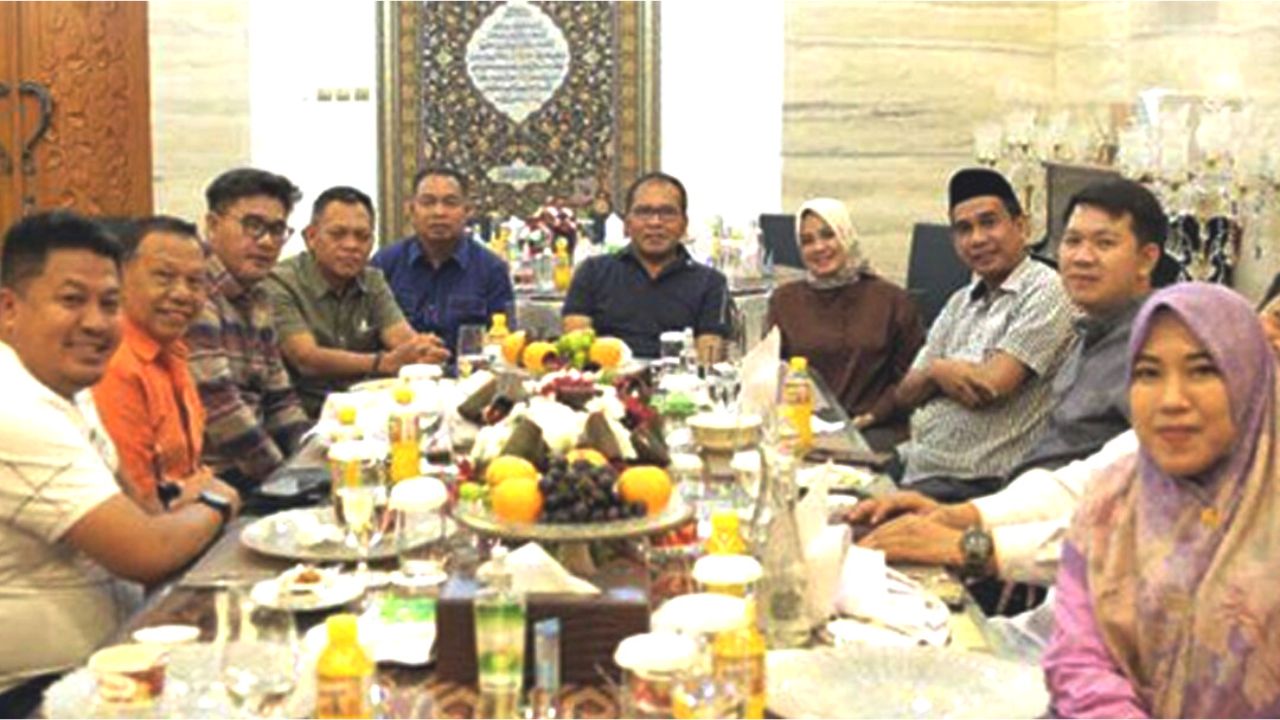 Danny Jamu Pimpinan DPRD Kota Makassar Makan Malam Bersama