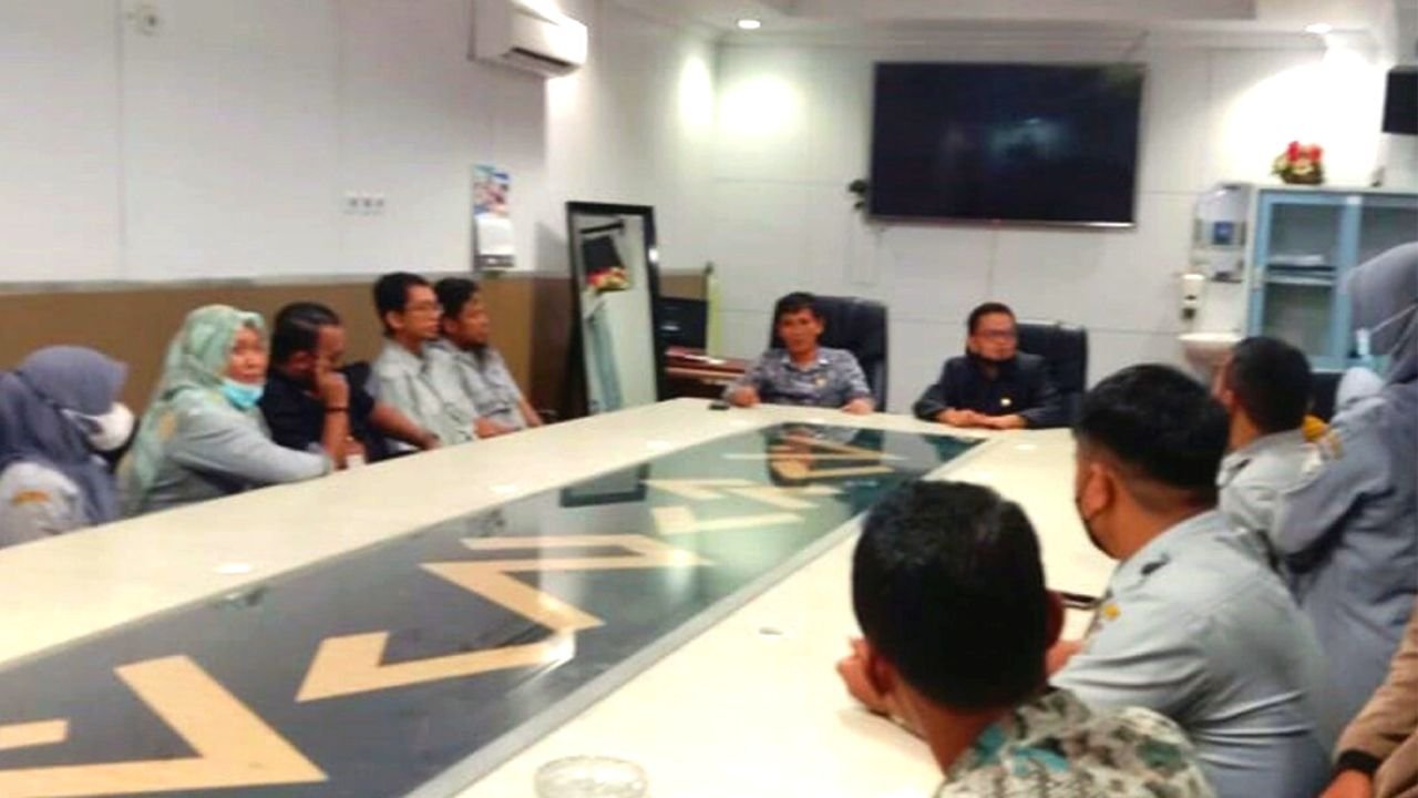 Komisi D DPRD Makassar Terima Audiense Tenaga Guru Tak Lulus Laskar Pelangi